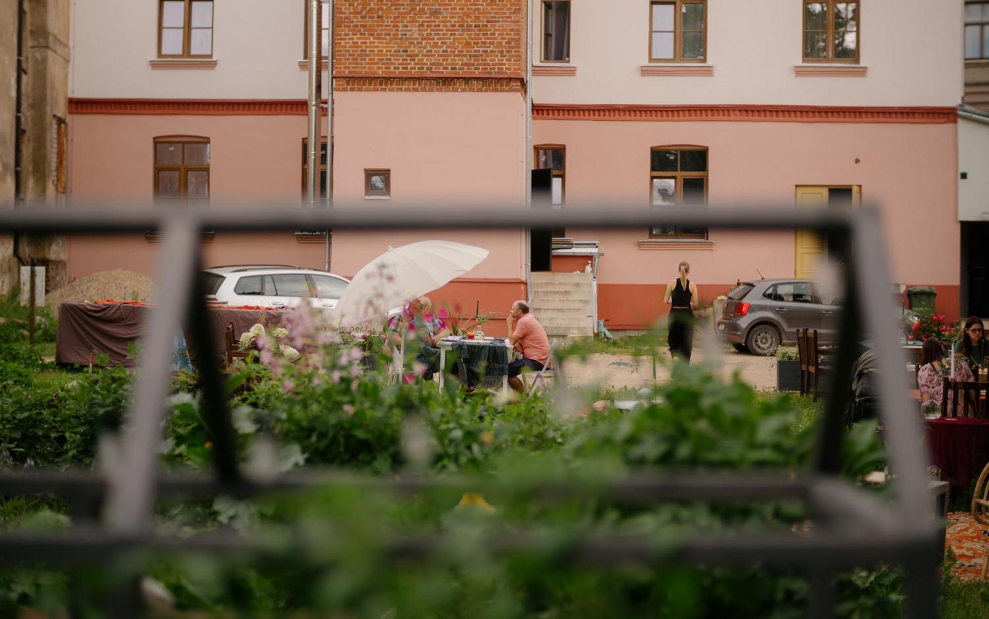 Buntes Nams Daire Limbazi Dış mekan fotoğraf
